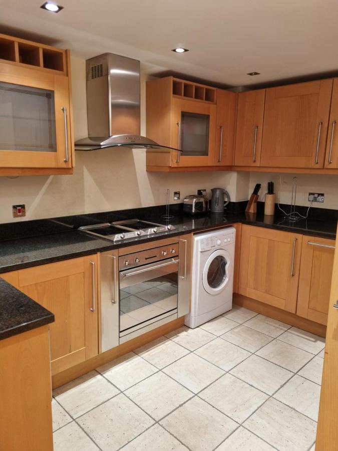 Luxury Waterside Apartment Canary Wharf Лондон Экстерьер фото