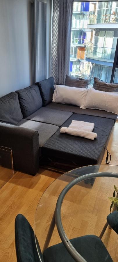 Luxury Waterside Apartment Canary Wharf Лондон Экстерьер фото