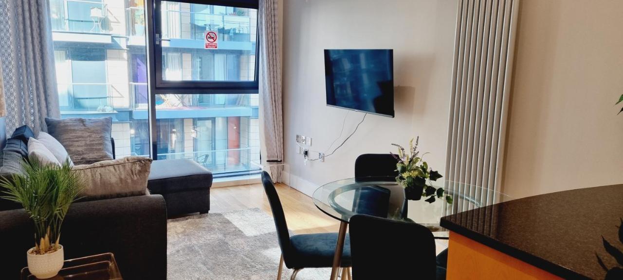 Luxury Waterside Apartment Canary Wharf Лондон Экстерьер фото