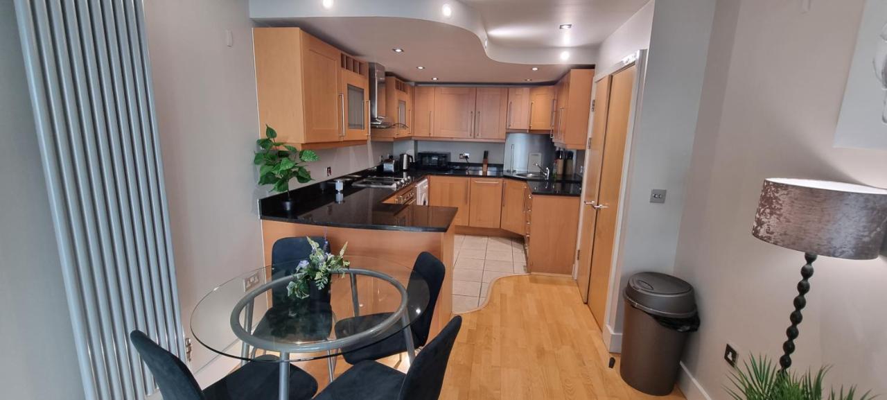 Luxury Waterside Apartment Canary Wharf Лондон Экстерьер фото