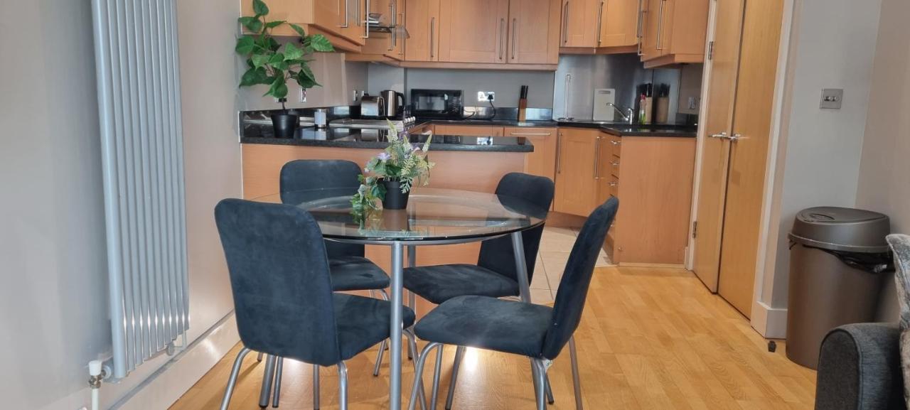 Luxury Waterside Apartment Canary Wharf Лондон Экстерьер фото